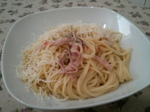 Pasta con nata y jamón