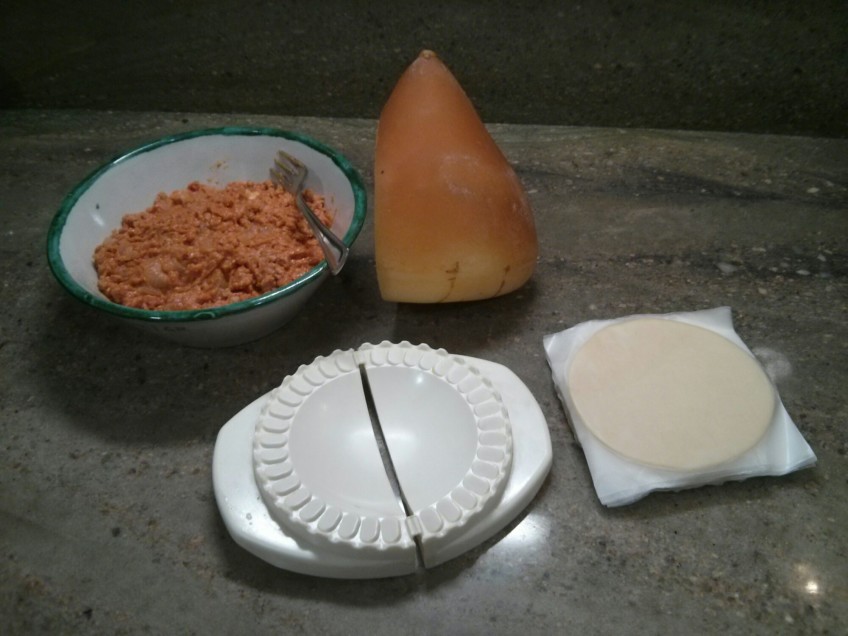 Ingredientes de empanadillas de carne con queso de tetilla