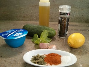 Ingredientes Salsiki o salsa de yogur y pepino