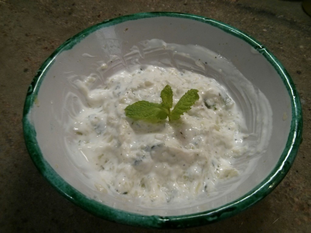 Salsiki o salsa de yogur y pepino