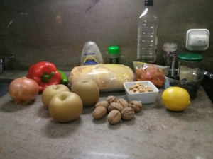 Ingredientes de pollo relleno de manzana y frutos secos
