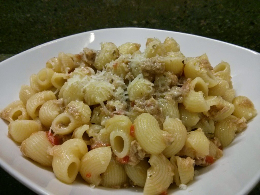 pasta con atún y pimientos