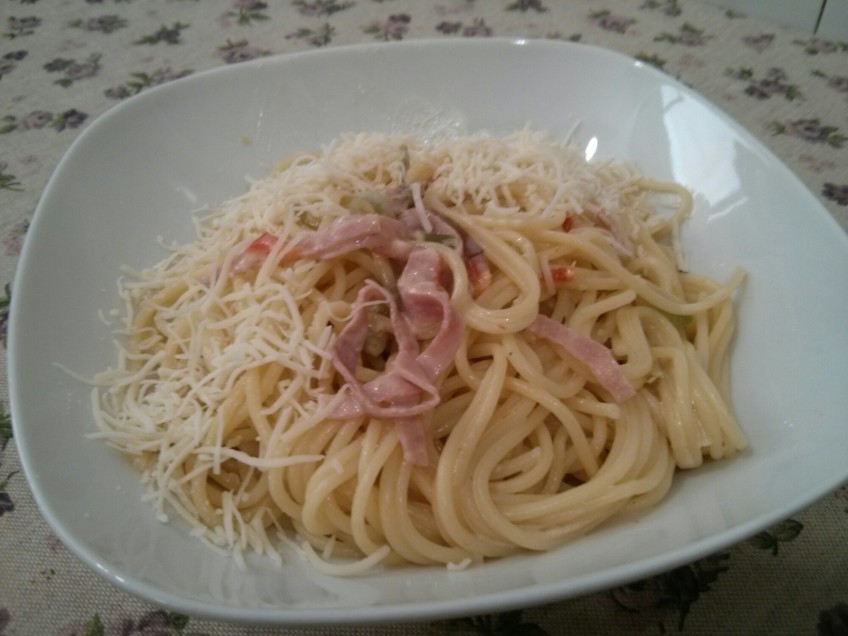 Pasta panna e prosciutto