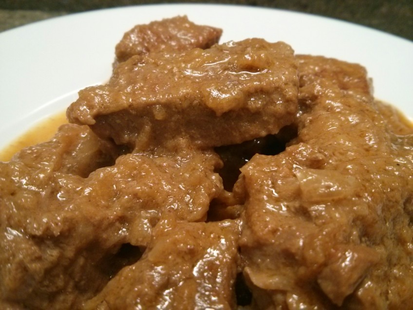 Carne guisada con nata